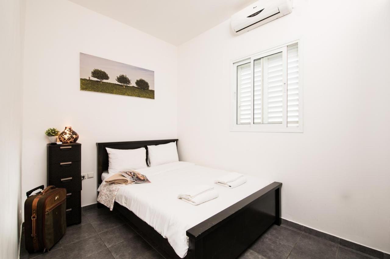 Miraks Harav Kuk Apartment Tel Aviv Ngoại thất bức ảnh